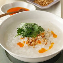 Załaduj obraz do przeglądarki galerii, Youki chili oil (olej chili) 55g