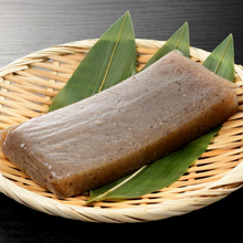 Załaduj obraz do przeglądarki galerii, Shimonita Konnyaku Kuro (Blok Konjac) 250g