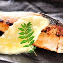 Załaduj obraz do przeglądarki galerii, Saikyo Shiro Miso Jyosen (Pasta z białej sfermentowanej soi) 500g