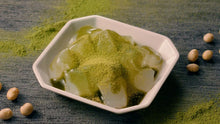 Załaduj obraz do przeglądarki galerii, Marukin Mochikon Matcha (Słodycze z konnyaku i matcha) 113g
