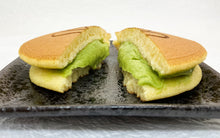 Load image into Gallery viewer, Hiyoshi Matcha Dorayaki 5p (5 Naleśników z Matchą) 300g
