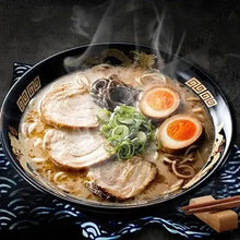 Załaduj obraz do przeglądarki galerii, Kumamoto Mokkosu Ramen Tonkotsu (Ramen błyskawiczny Kumamoto z wieprzowina) 104g

