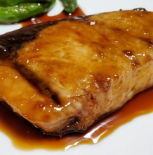Załaduj obraz do przeglądarki galerii, Sakae Shoyu Tamari Soy Sauce (Premium naturalny sos sojowy) 200 ml / 720 ml
