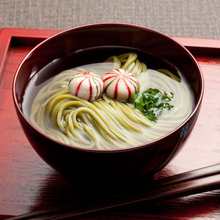 Załaduj obraz do przeglądarki galerii, Udon z zieloną herbatą „Cha Udon” 200g
