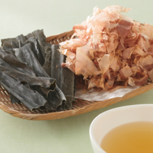 Załaduj obraz do przeglądarki galerii, Naturalny proszek DASHI　(Kelp i bonito)　100g / 1kg
