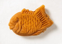 Load image into Gallery viewer, MINI TAIYAKI 30g 1 piece (Japanese fish shaped pancakes)
