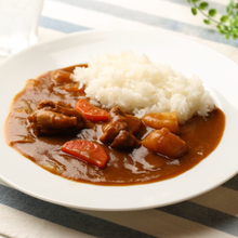 Załaduj obraz do przeglądarki galerii, Curry Senmonten No Nisshiki Curry Chukara (Przyprawa Curry Średnio Ostra) 200g
