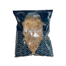Załaduj obraz do przeglądarki galerii, Płatki Bonito Katsuobushi &quot;KIWAMI&#39; 50g/500g
